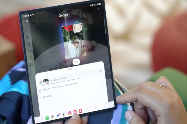 Google ra mắt tính năng “Scroll and Translate” trên Circle to Search